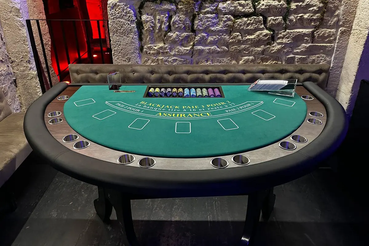 Table de roulette blackjack professionnelle à louer par L'As du Casino pour événements à Paris