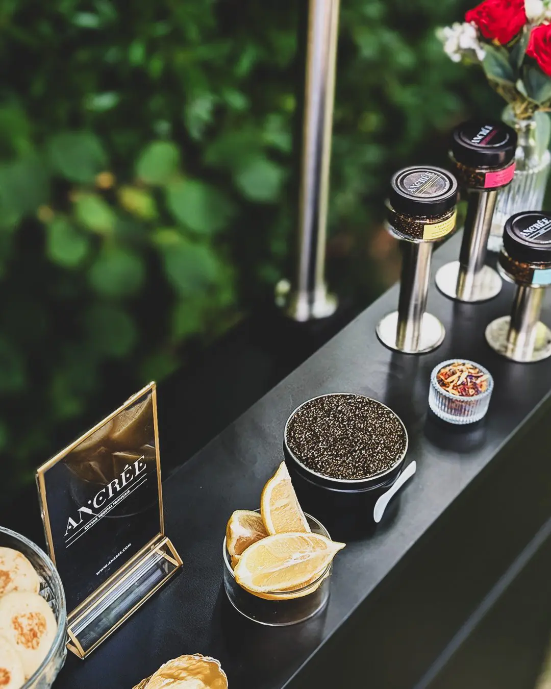 Caviar végétal Ancrée avec blinis et toppings — animation gastronomique événementielle